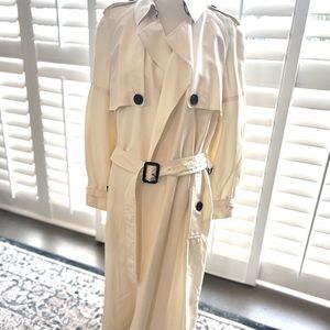 NWT Ivory Burberry Single Breasted Trench